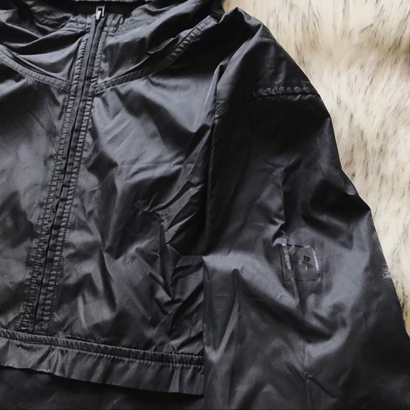 Under Armour lightweight woven 1/2 zip hoodie - Picture 3 of 7